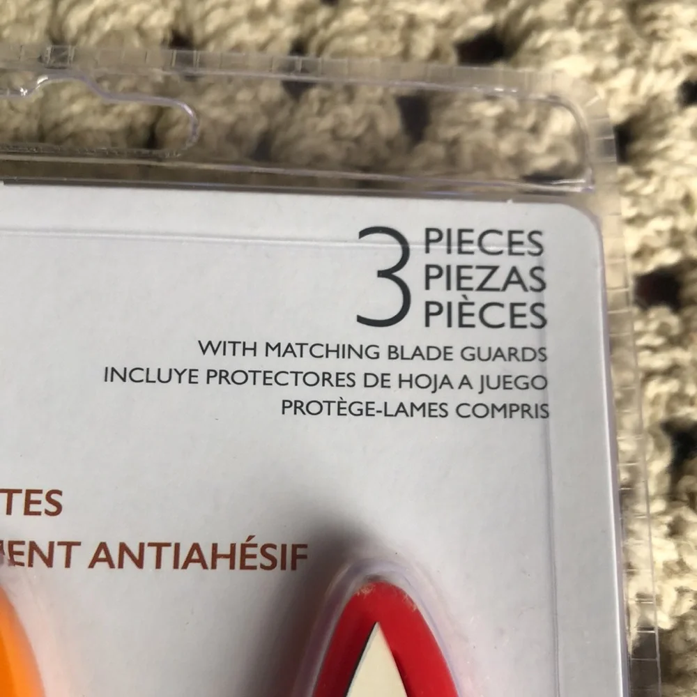 Tomodachi 3-Piece Colorful Kitchen Knives - Green, Orange, Red